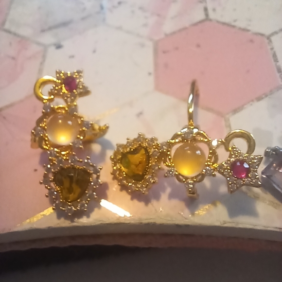 Earbud Accessories - Picture 3 of 5